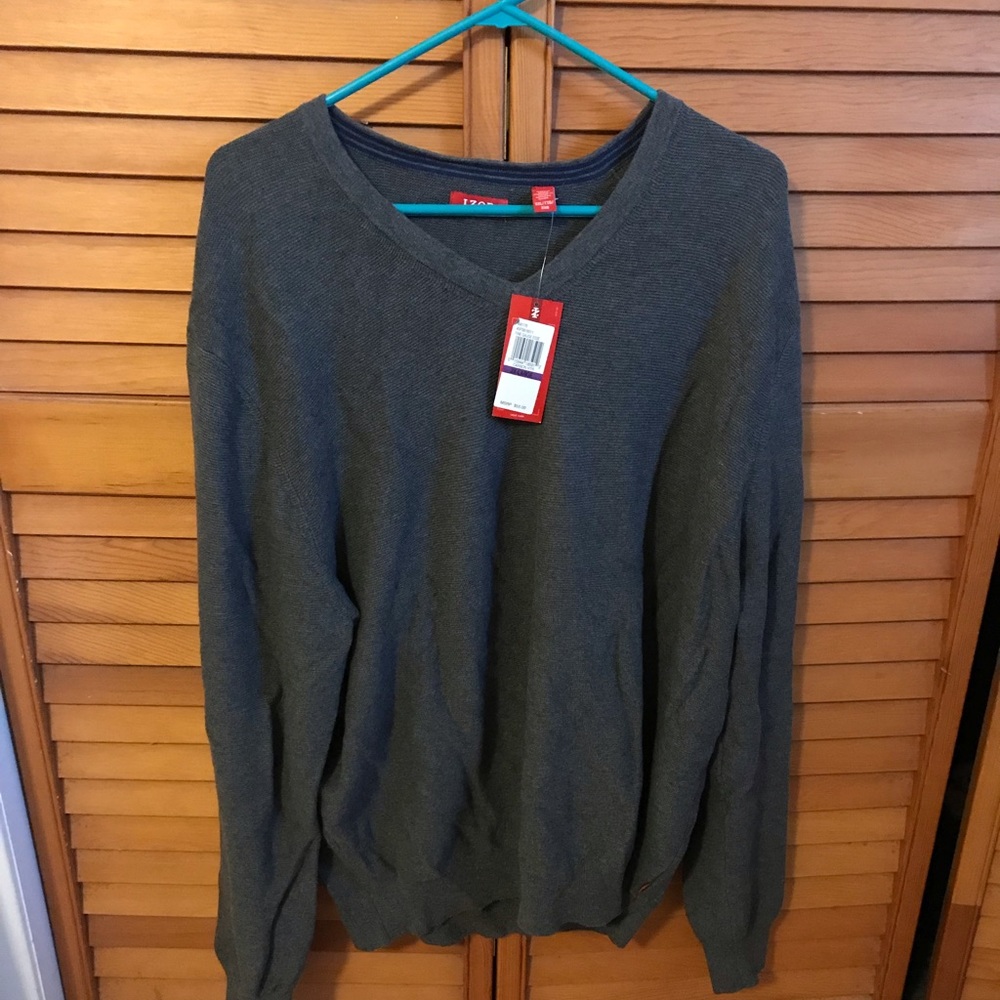 Izod v neck sweater